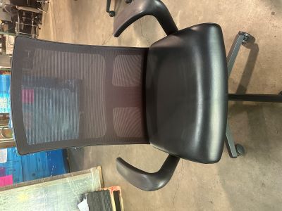 Hon Black Vinyl Task Chair 